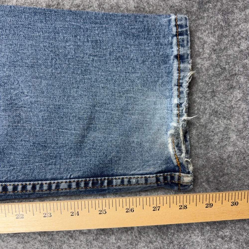 Levi's Jeans Mens 32x30 Blue 514 Straight Fit Distressed Denim Casual Workwear